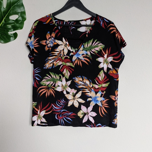 Black and colorful tropical floral blouse size S - Picture 5 of 9